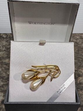 Worthington Gold Tone Faux Pearl Floral Brooch with Austrian Crystal Accents New